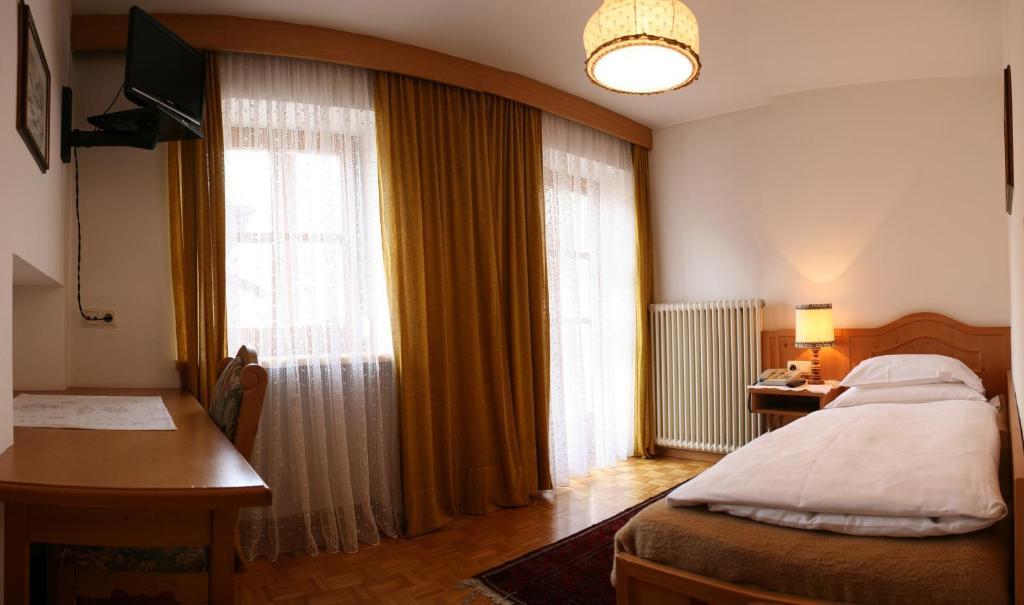 Hotel Dolomiti Madonna Ortisei Quarto foto